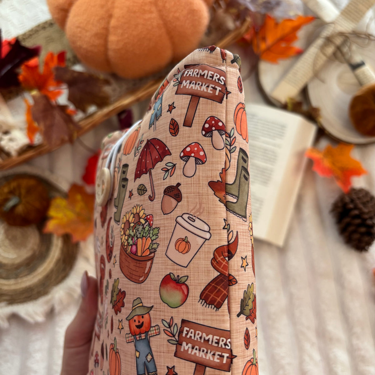 Funda literaria farmer market in autumn