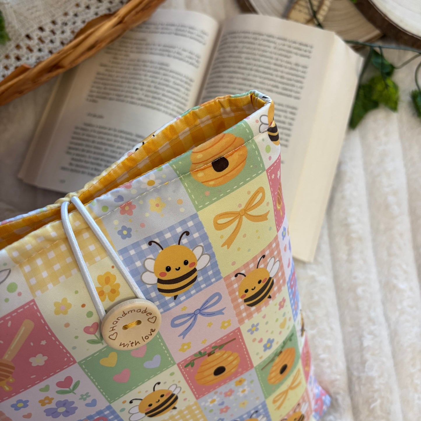 Funda literaria abejitas