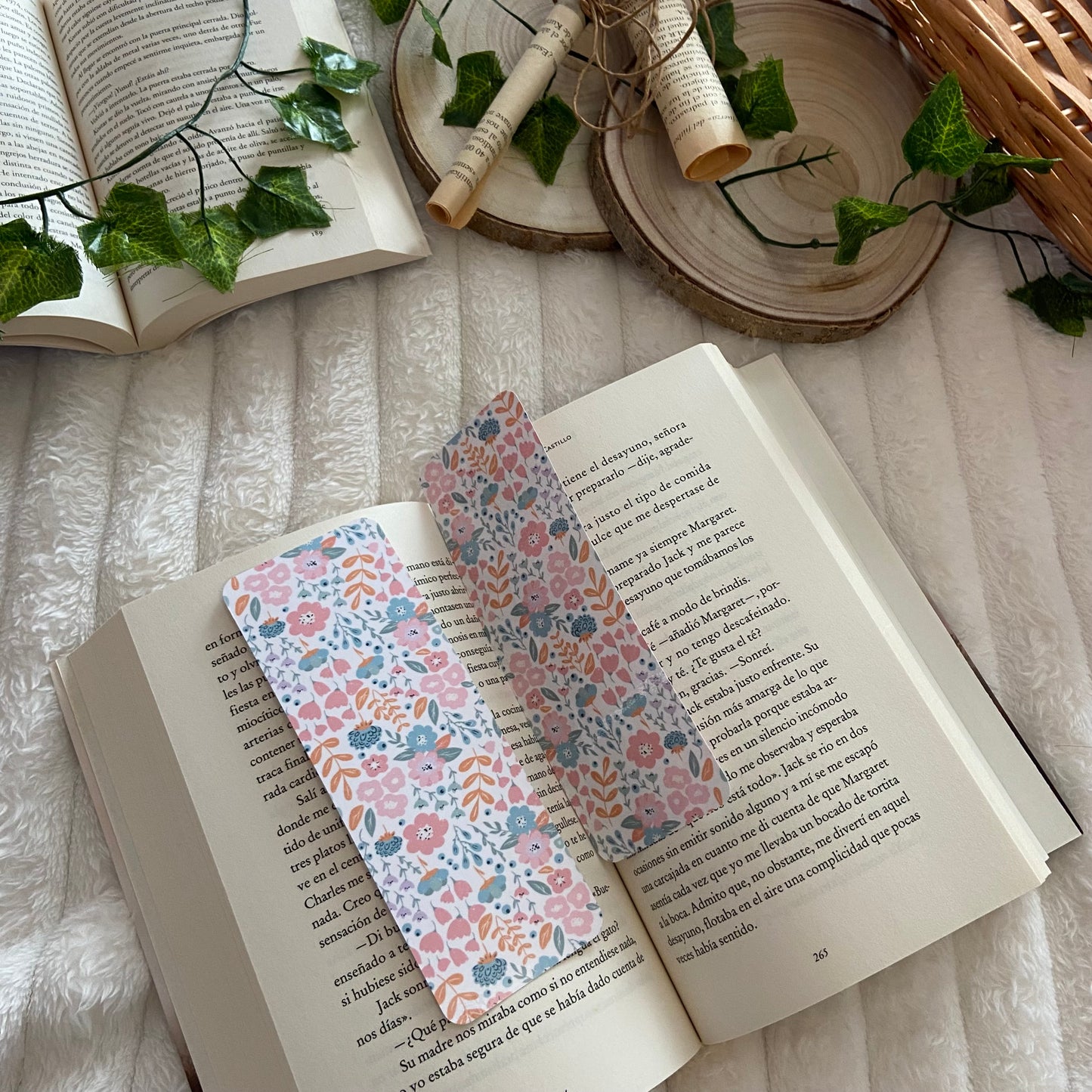 Marcapáginas florado