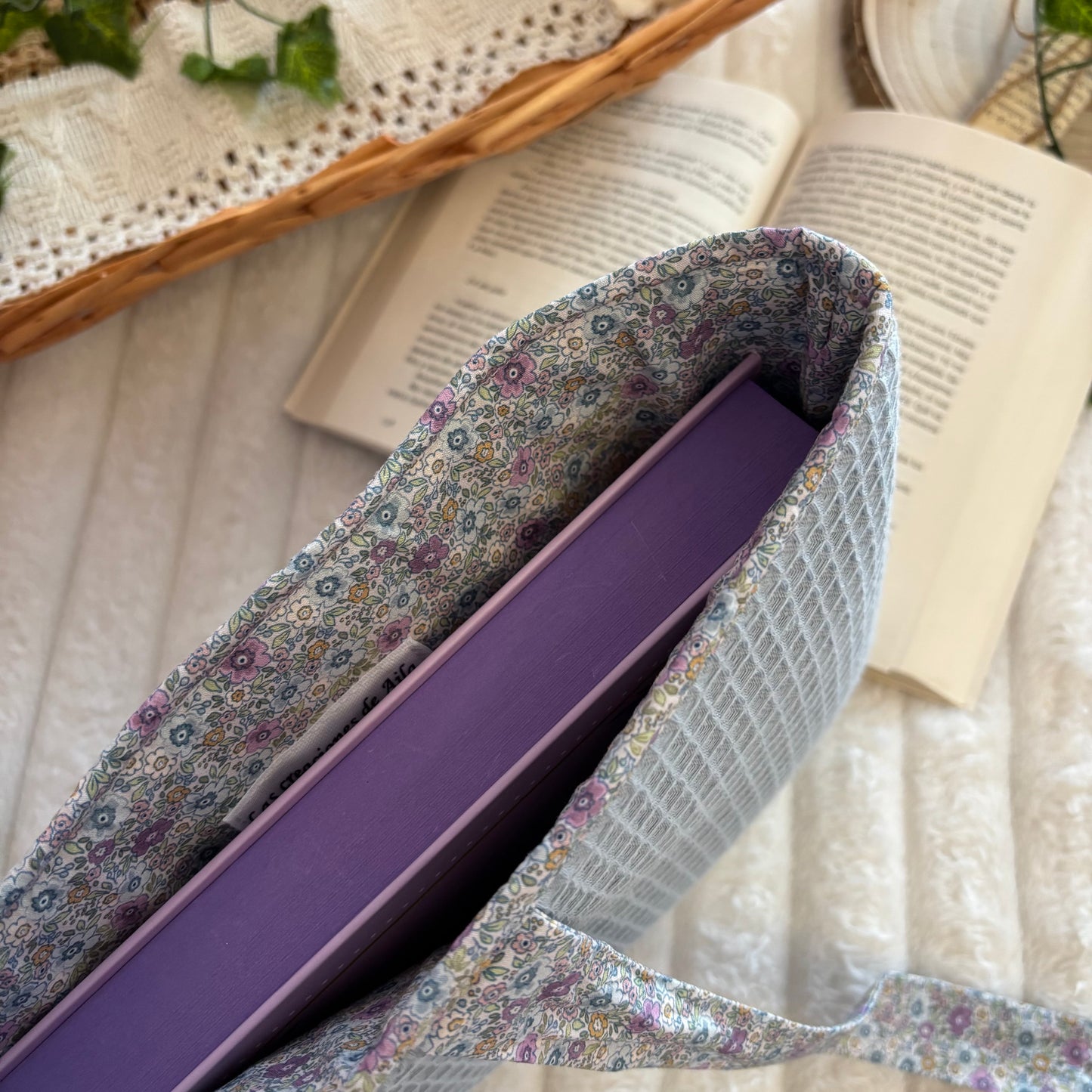 Funda literaria Aura