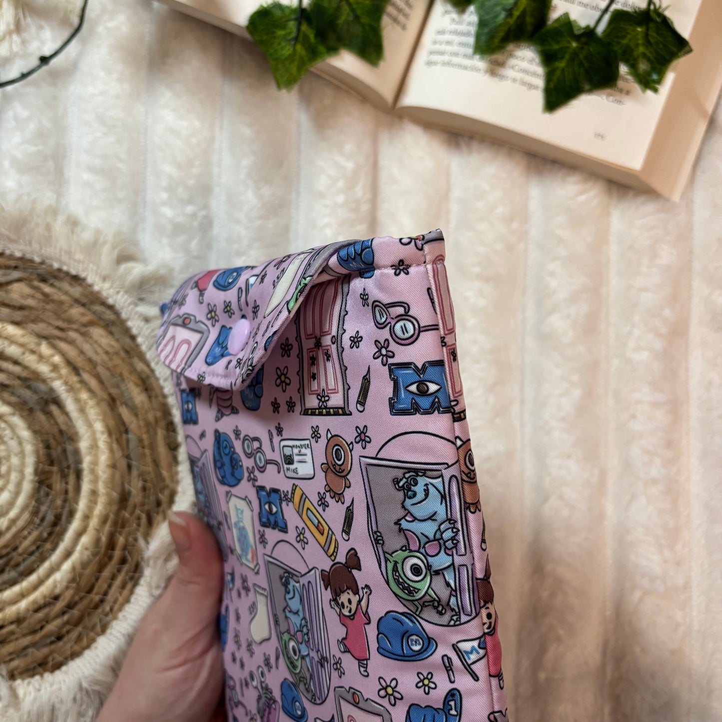 Funda kindle/kobo libra colour Monstruos S.A