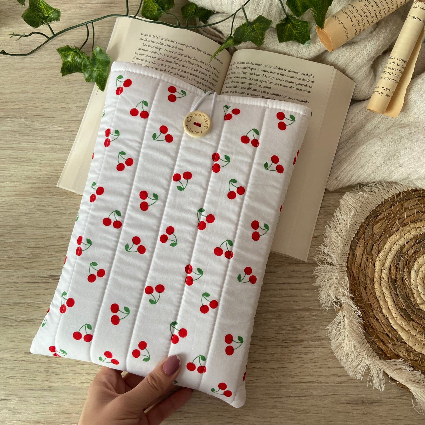 Funda literaria cerezitas