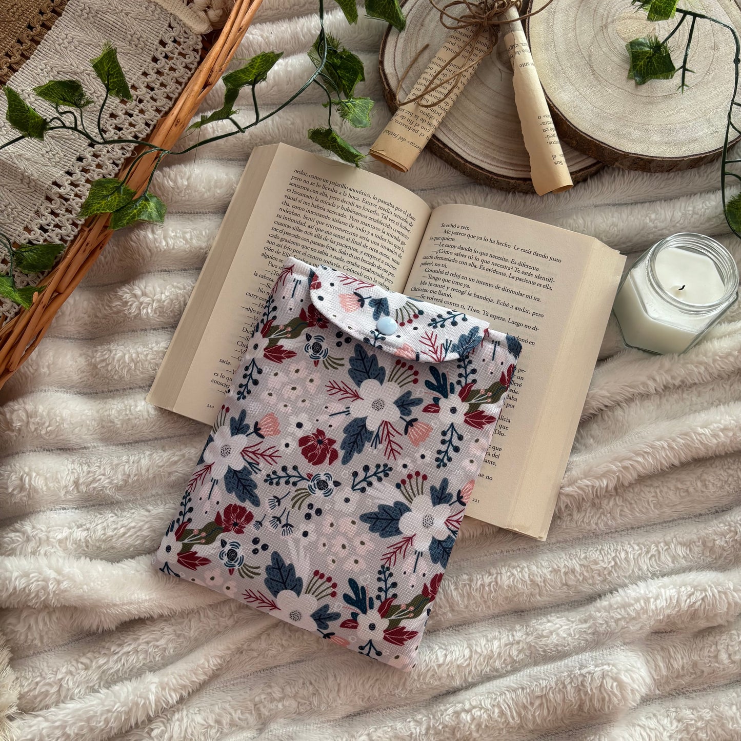 Funda para ebook flores en gris impermeable