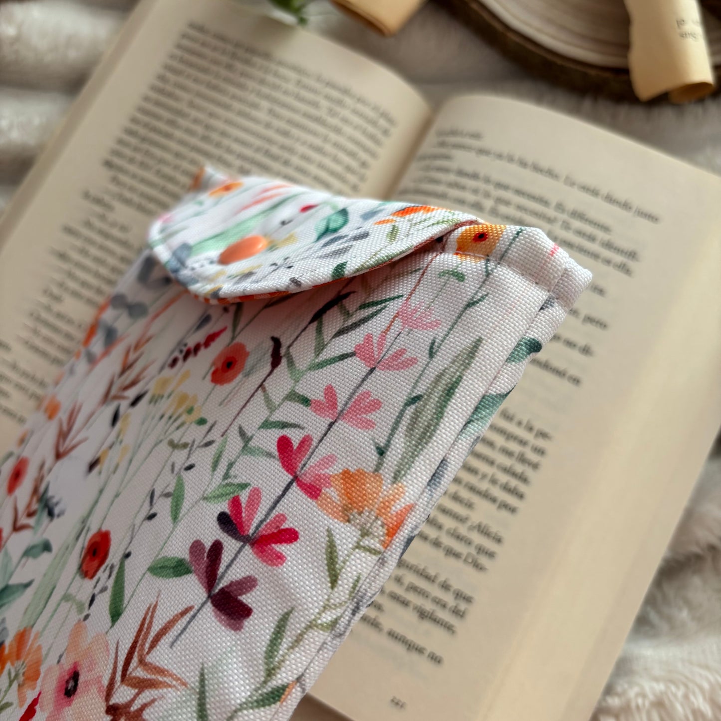 Funda para ebook Ramas de flores impermeable