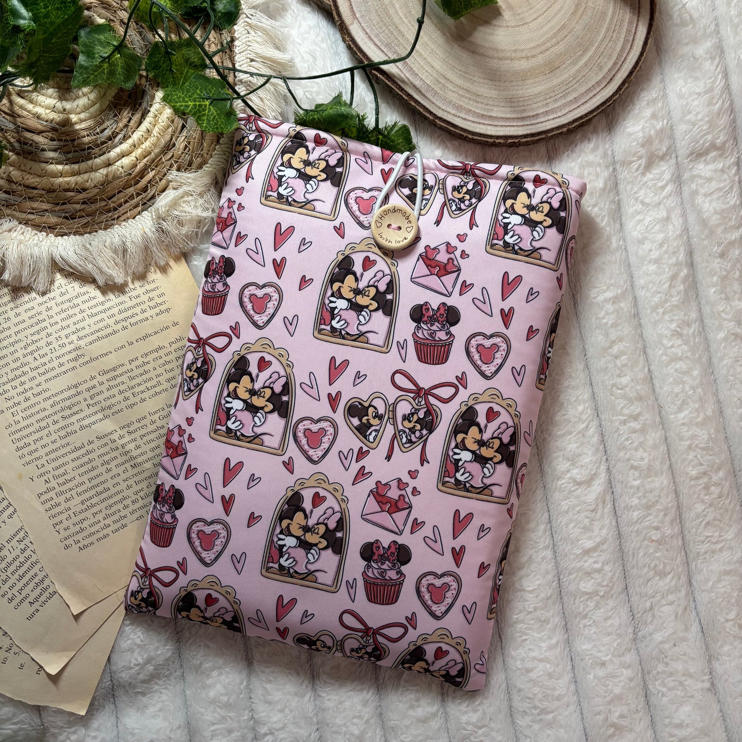 Funda literaria Mickey y Minnie enamorados