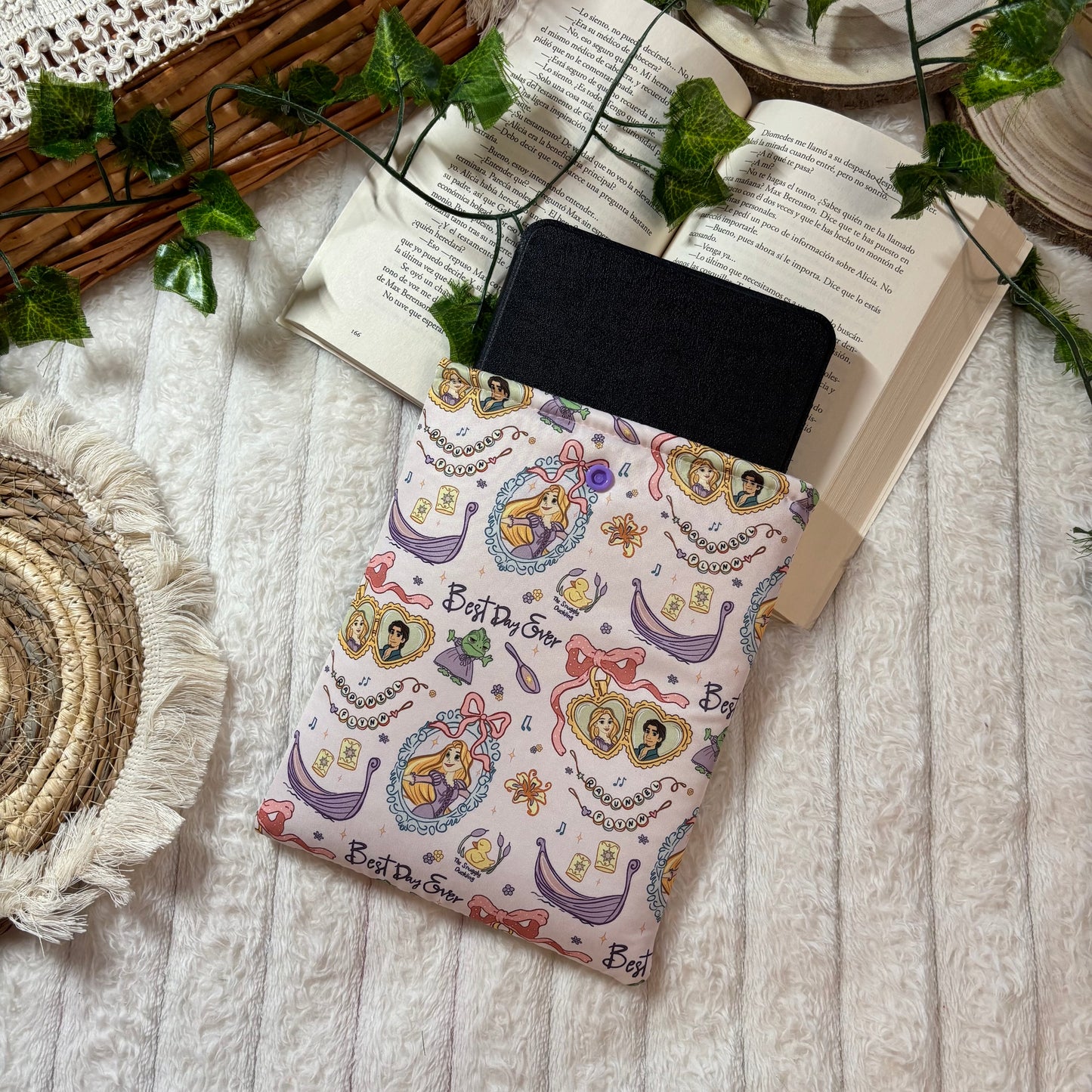 Funda kindle/kobo libra colour Rapunzel y Finn