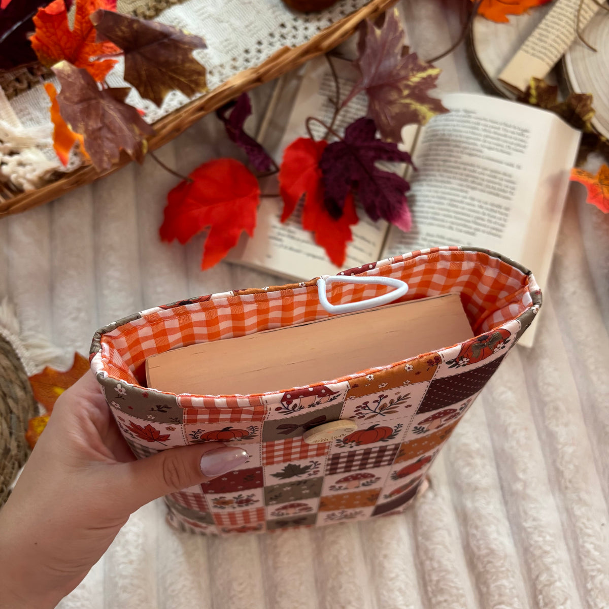 Funda literaria collage otoñal