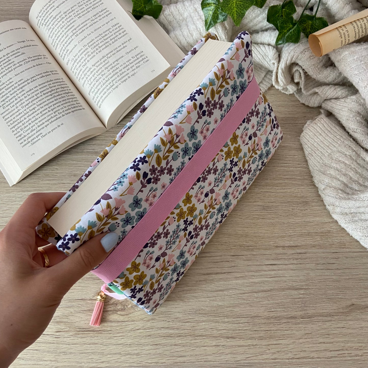 Funda ajustable flores en el jardín