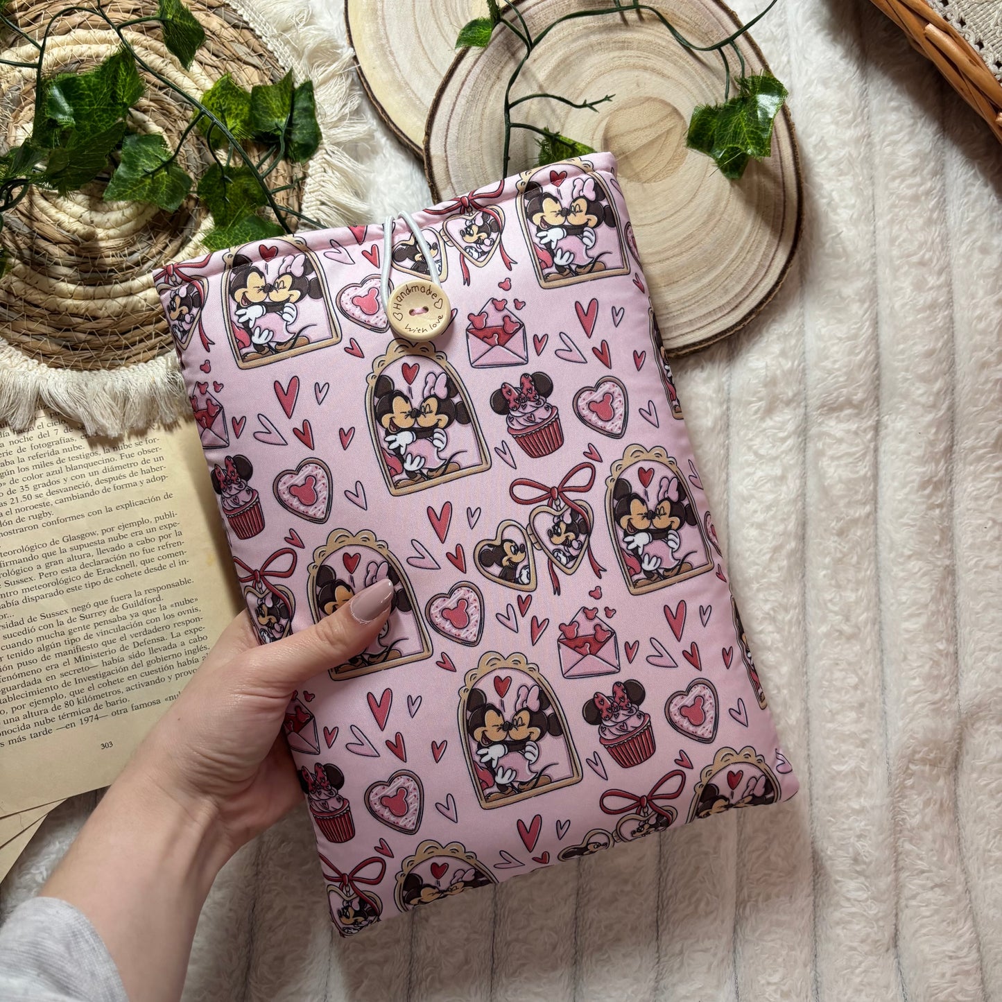 Funda literaria Mickey y Minnie enamorados