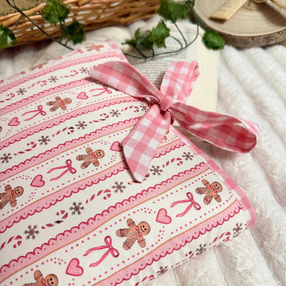 Funda literaria Gingerbread con lazo