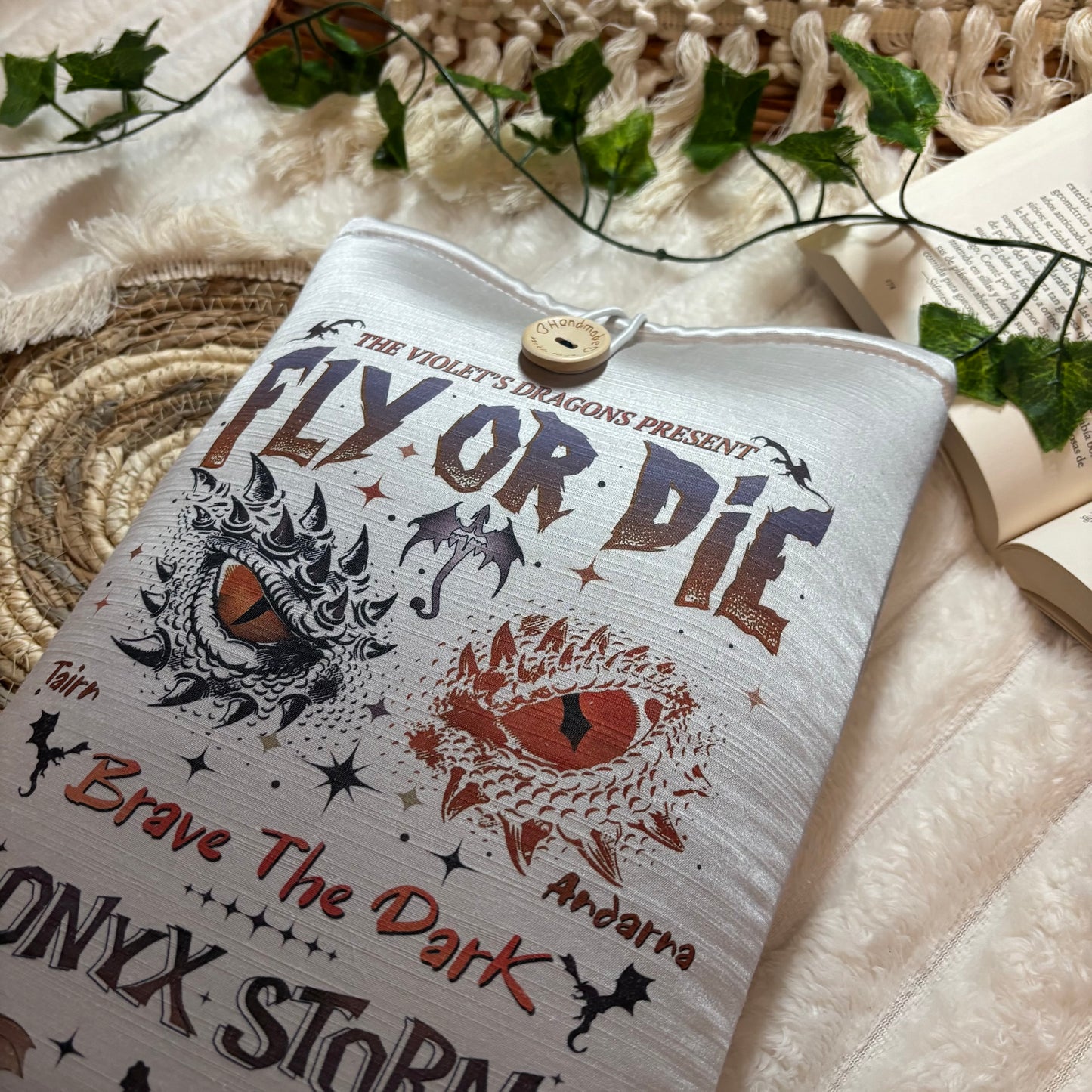 Funda literaria Fly or die