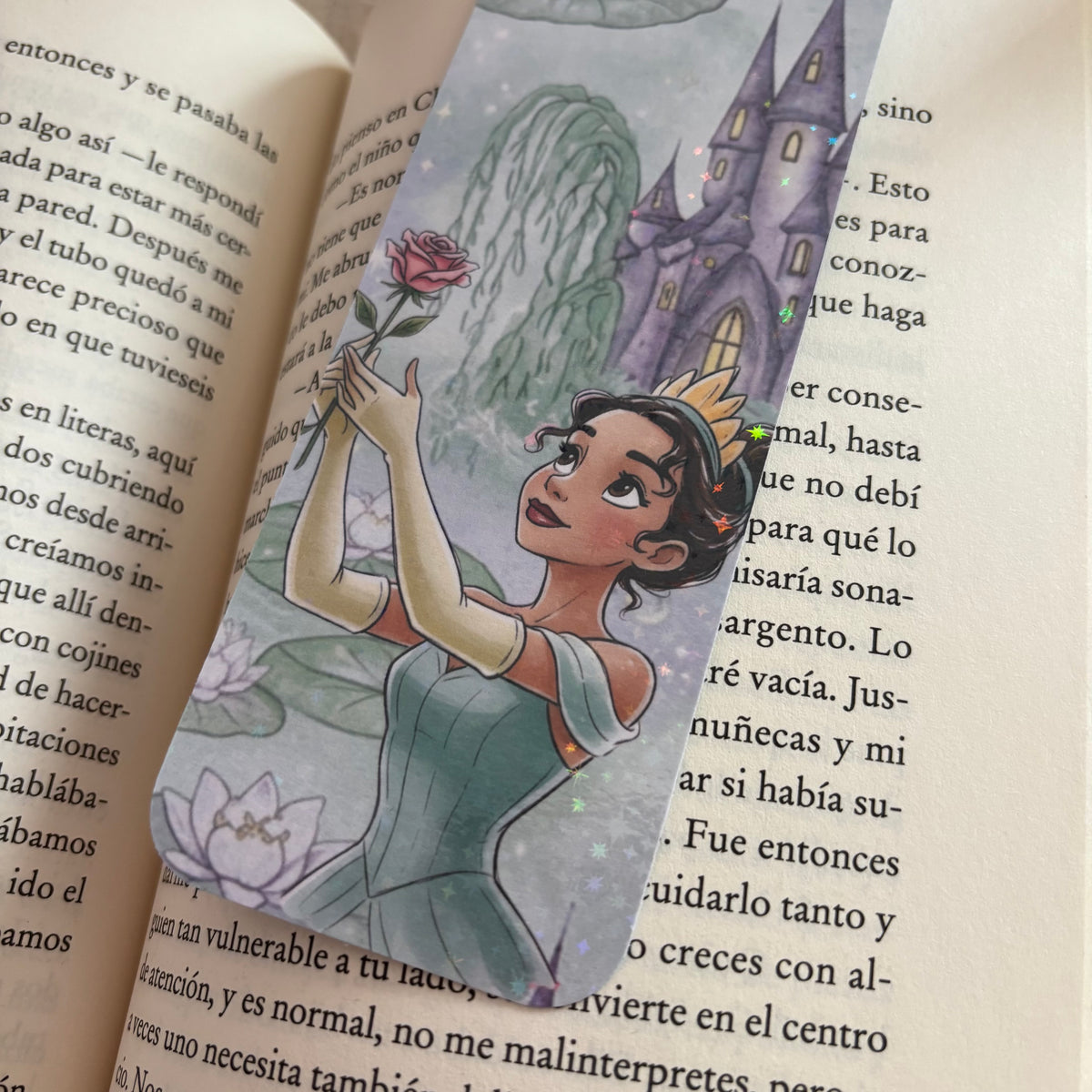 Marcapáginas Tiana con una rosa holográfico