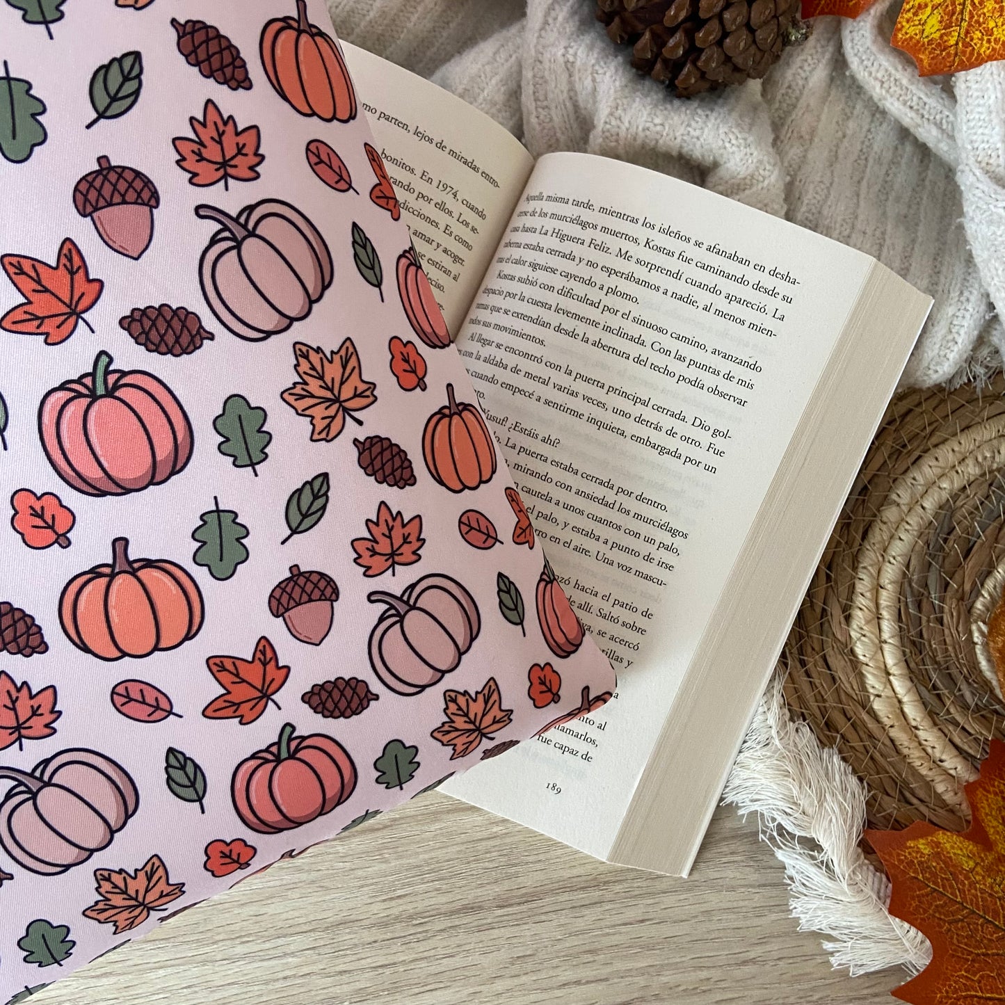 Funda literaria calabazas en otoño
