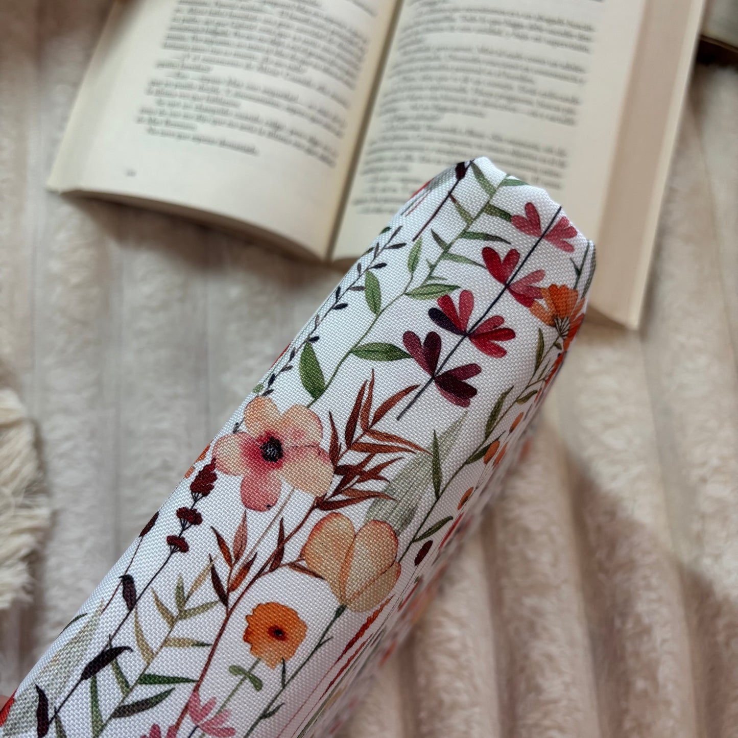 Funda ajustable ramas de flores impermeable