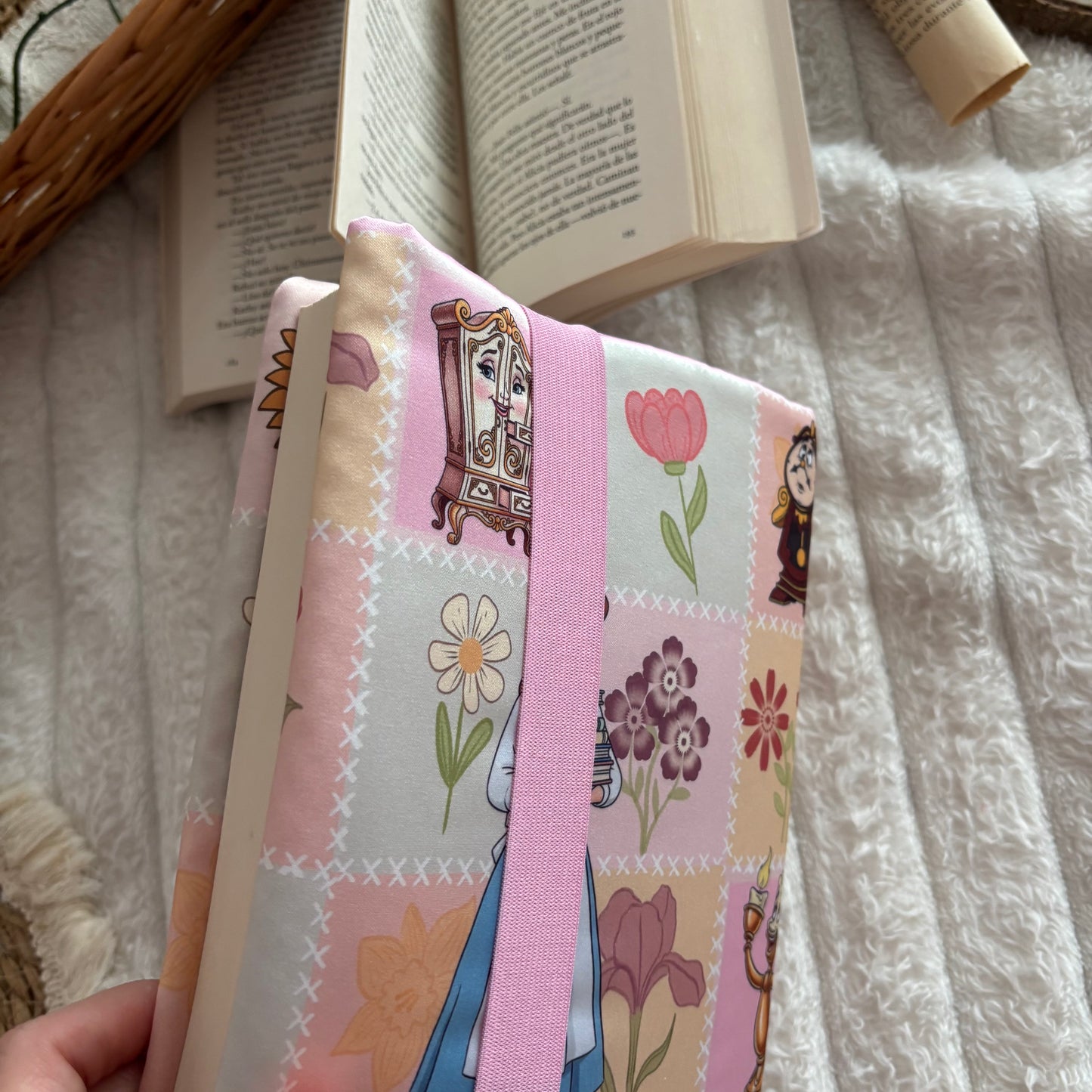 Funda ajustable Bella en primavera