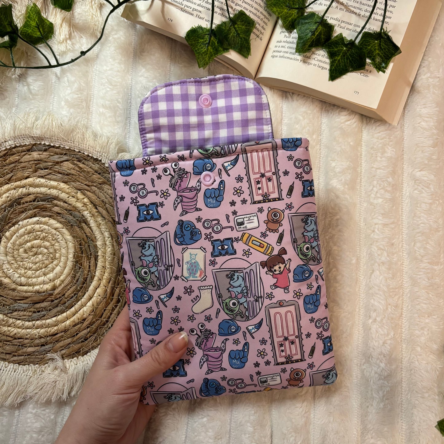 Funda kindle/kobo libra colour Monstruos S.A