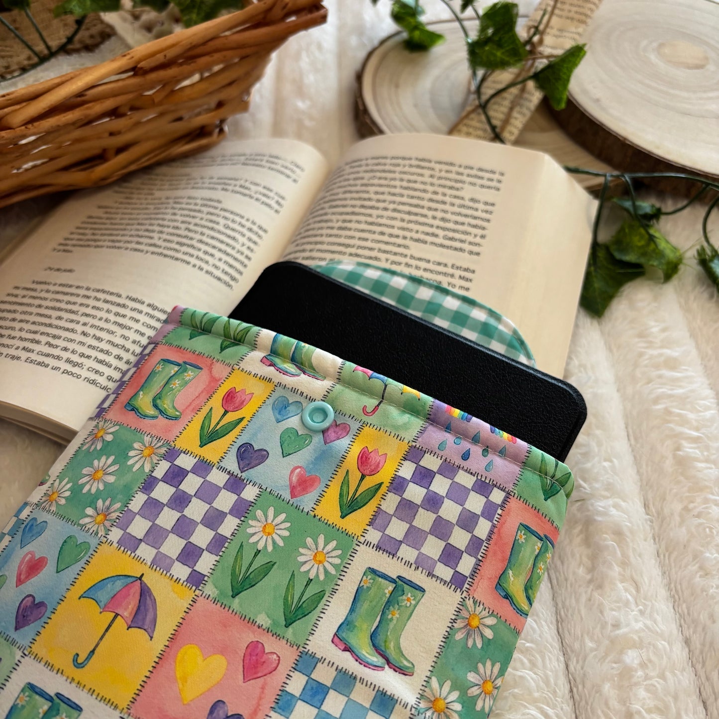 Funda kindle/kobo libra colour corazones de Abril