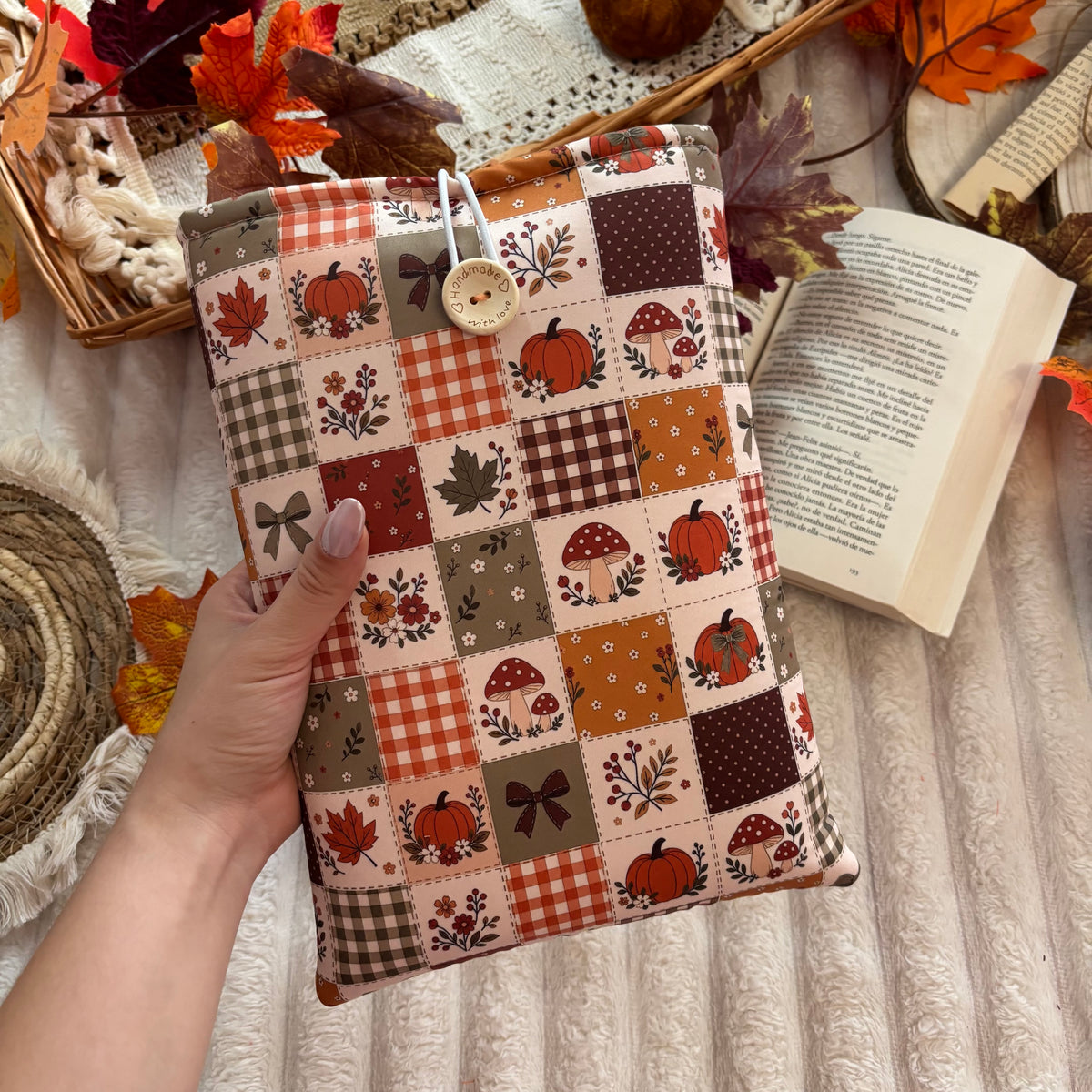 Funda literaria collage otoñal