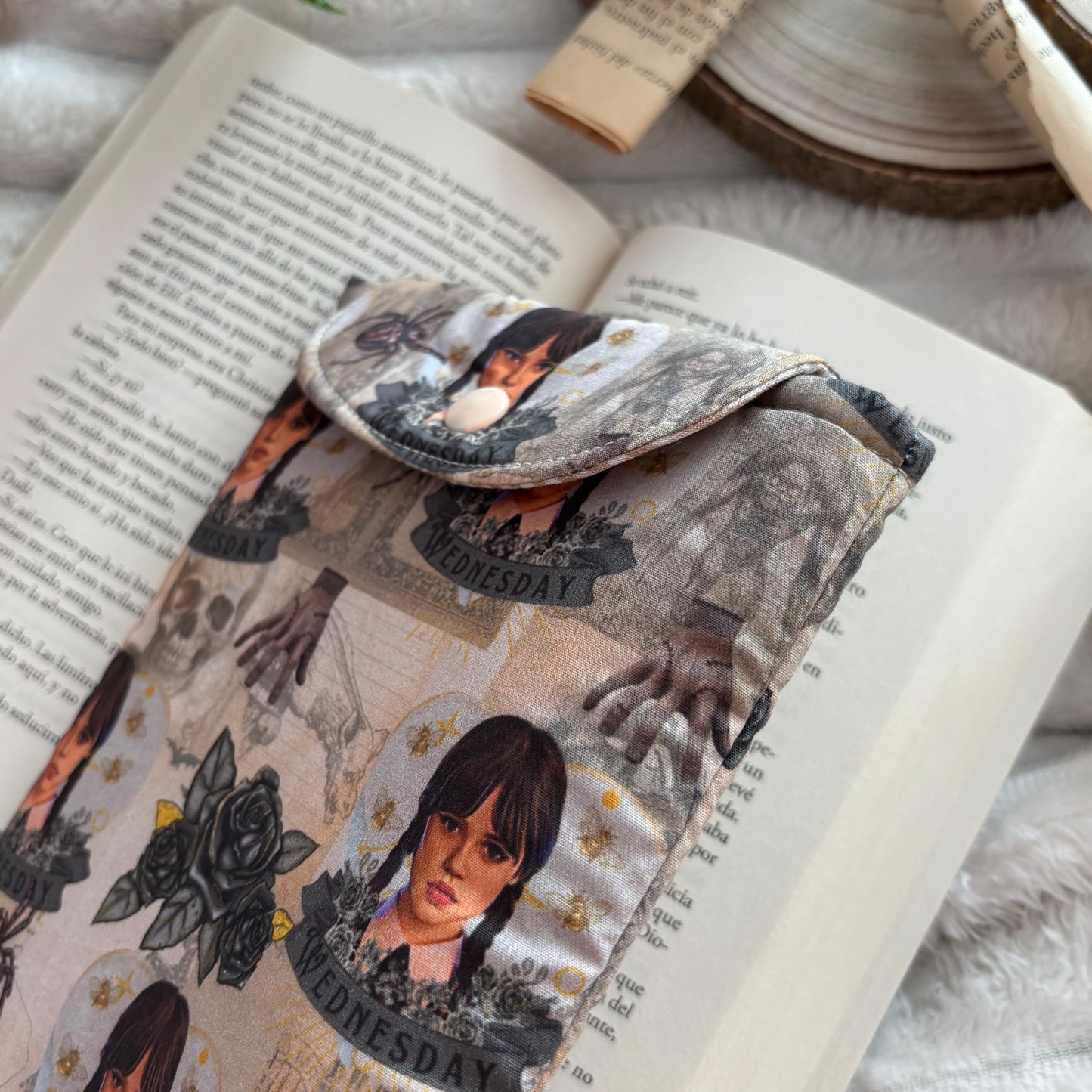 Funda para ebook Miércoles