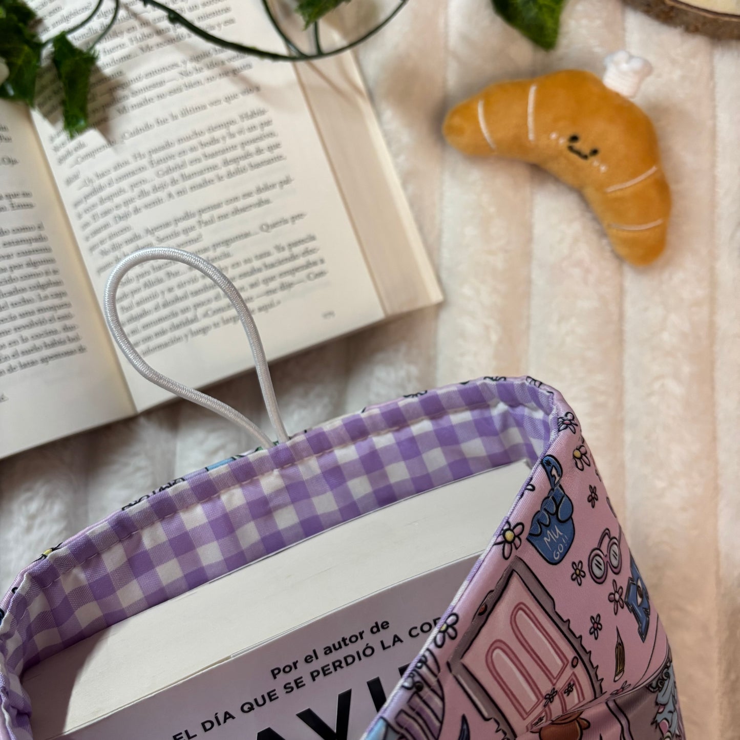 Funda literaria Monstruos S.A