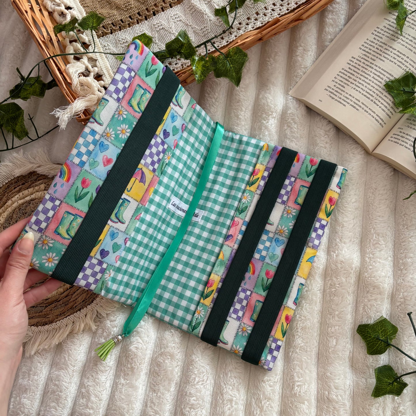 Funda ajustable corazones de Abril impermeable