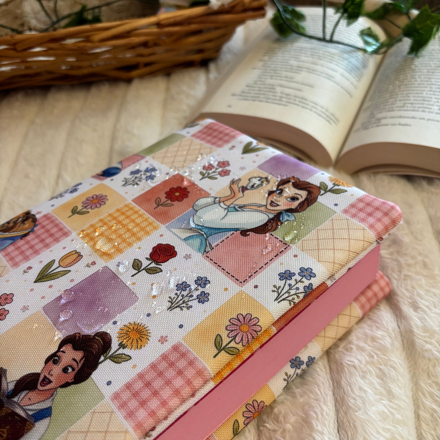 Funda ajustable Bella y Bestia Bloom impermeable