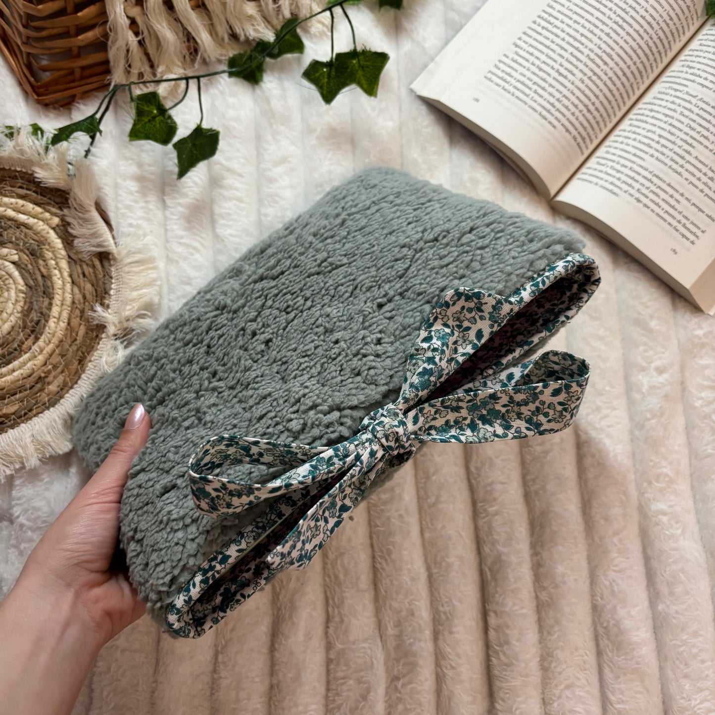 Funda literaria borreguito Cosmo