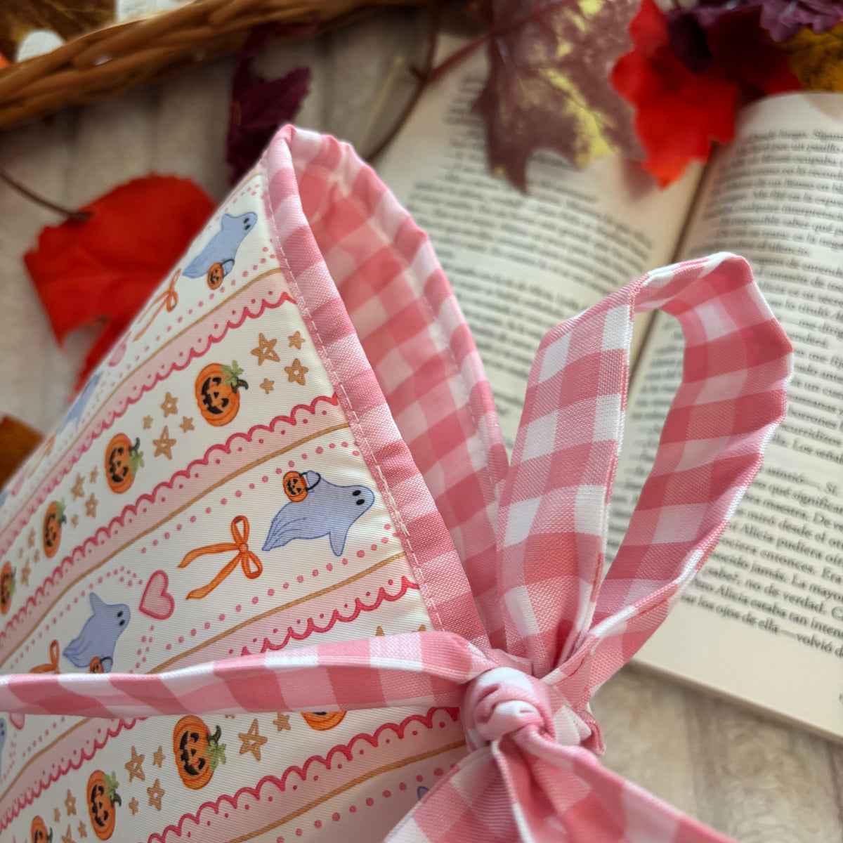 Funda literaria Spooky season