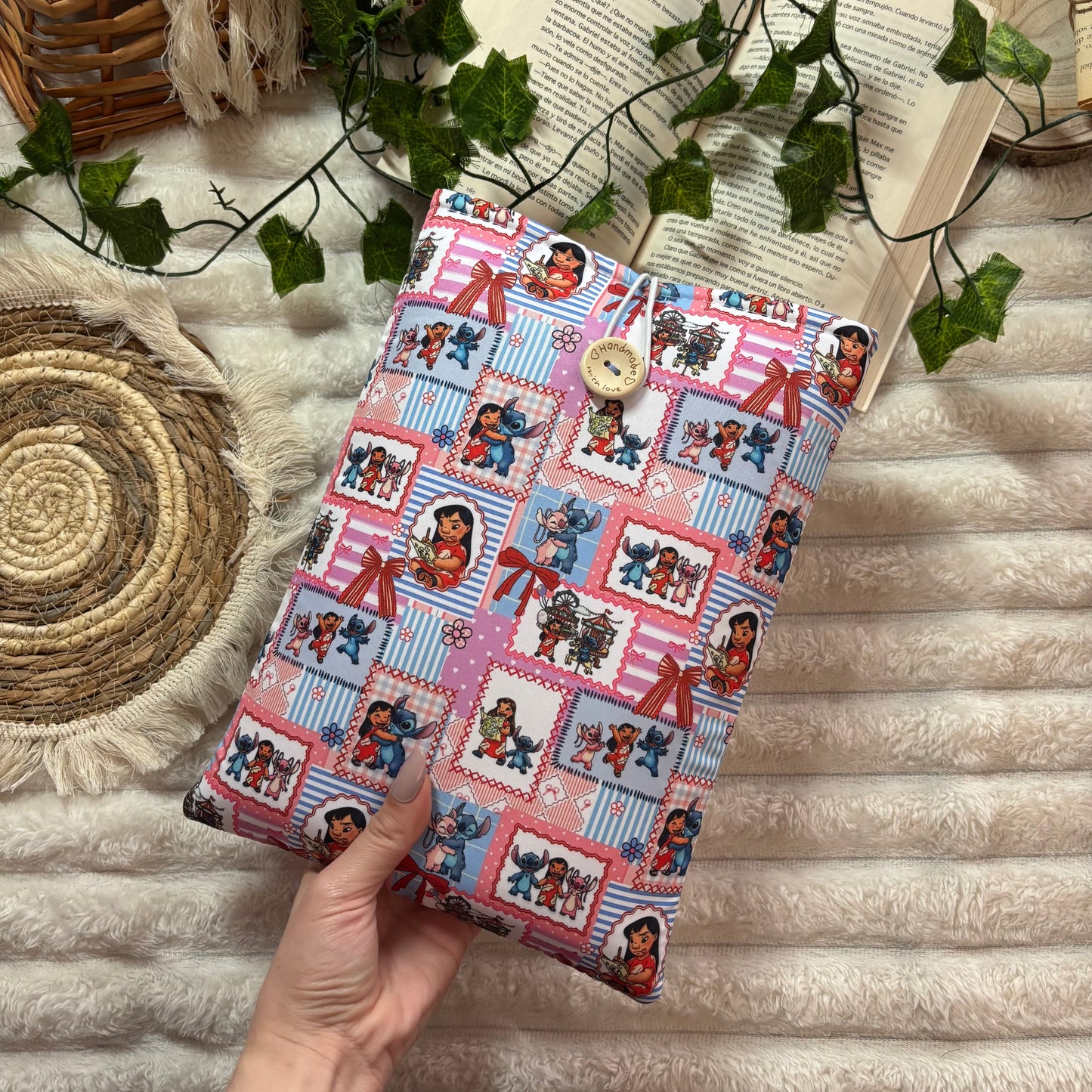 Funda literaria Lilo, Stitch y Angel