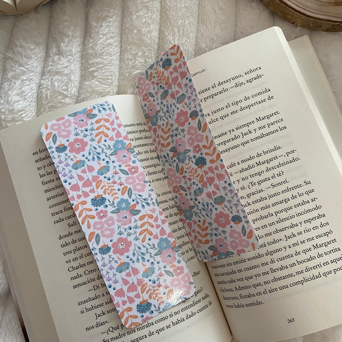 Marcapáginas florado