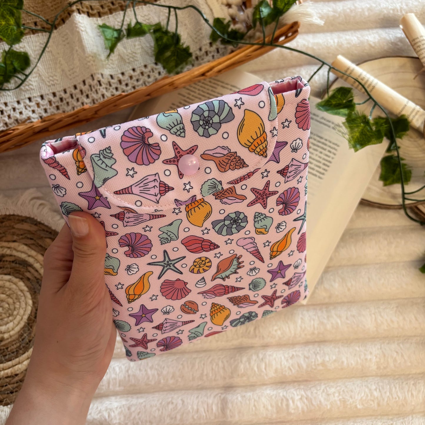 Funda kindle/kobo libra colour conchitas impermeable