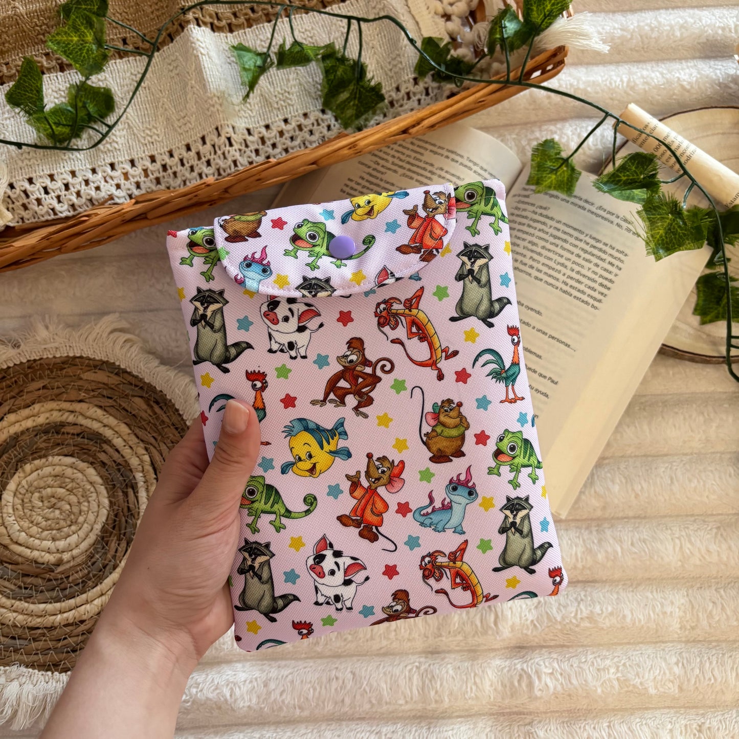 Funda kindle/kobo libra colour mascotas Disney impermeable