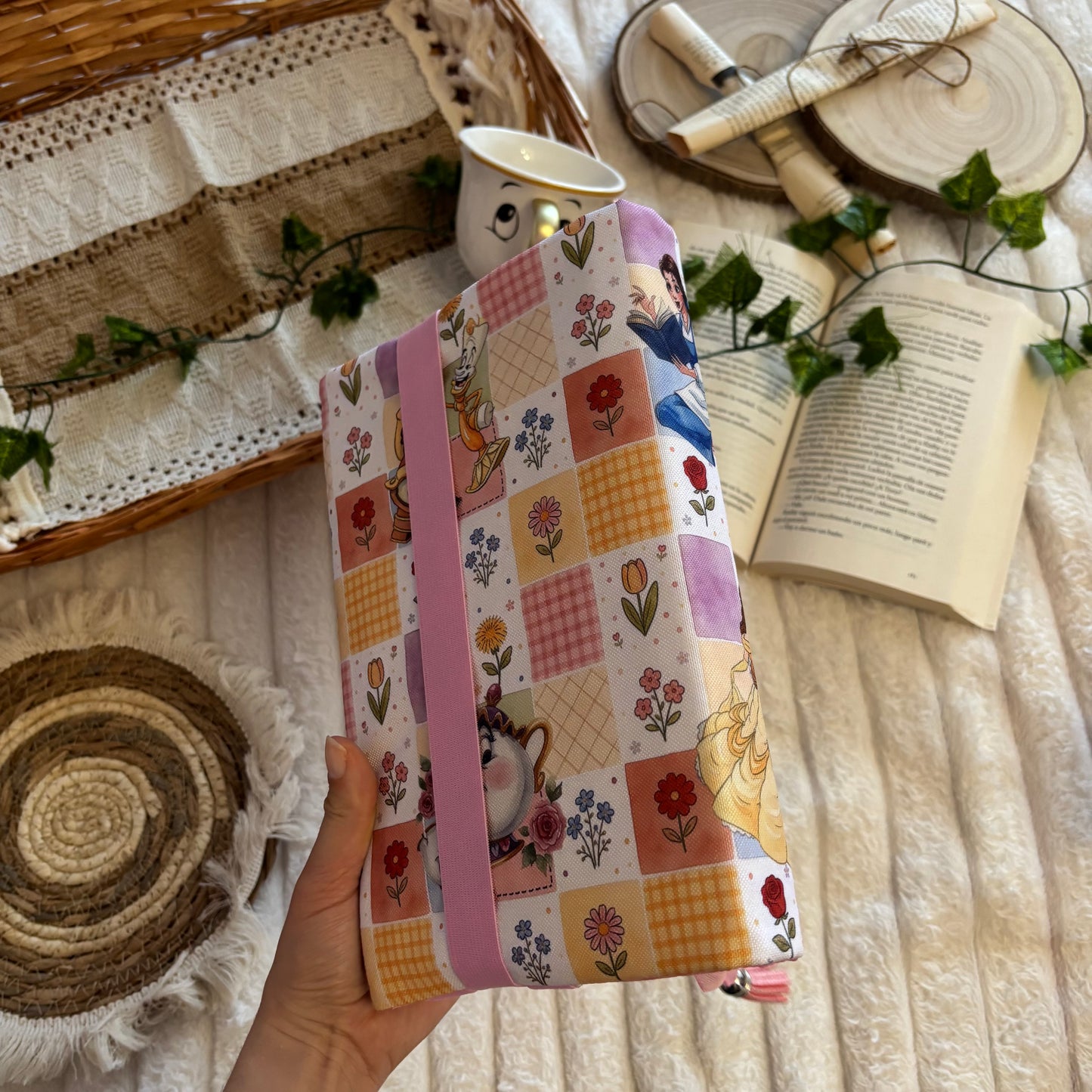 Funda ajustable Bella y Bestia Bloom impermeable
