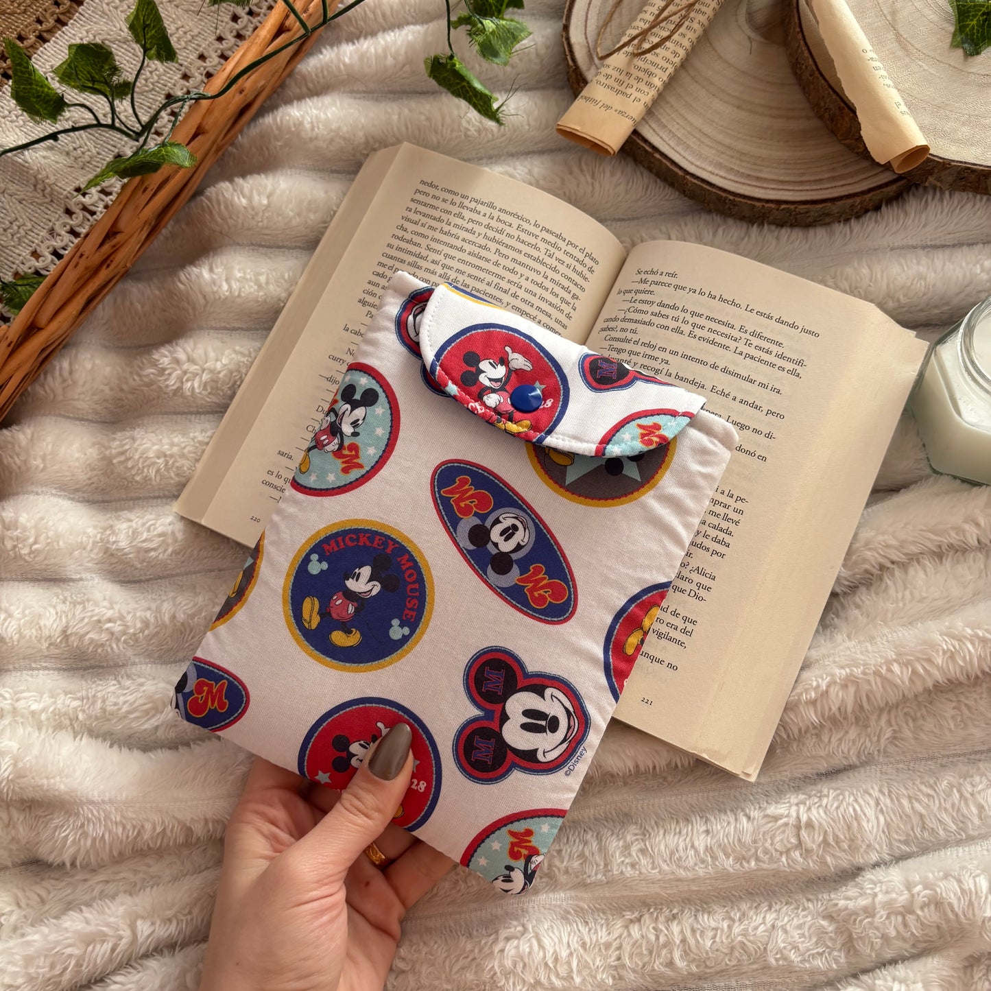 Funda para ebook sellos Mickey