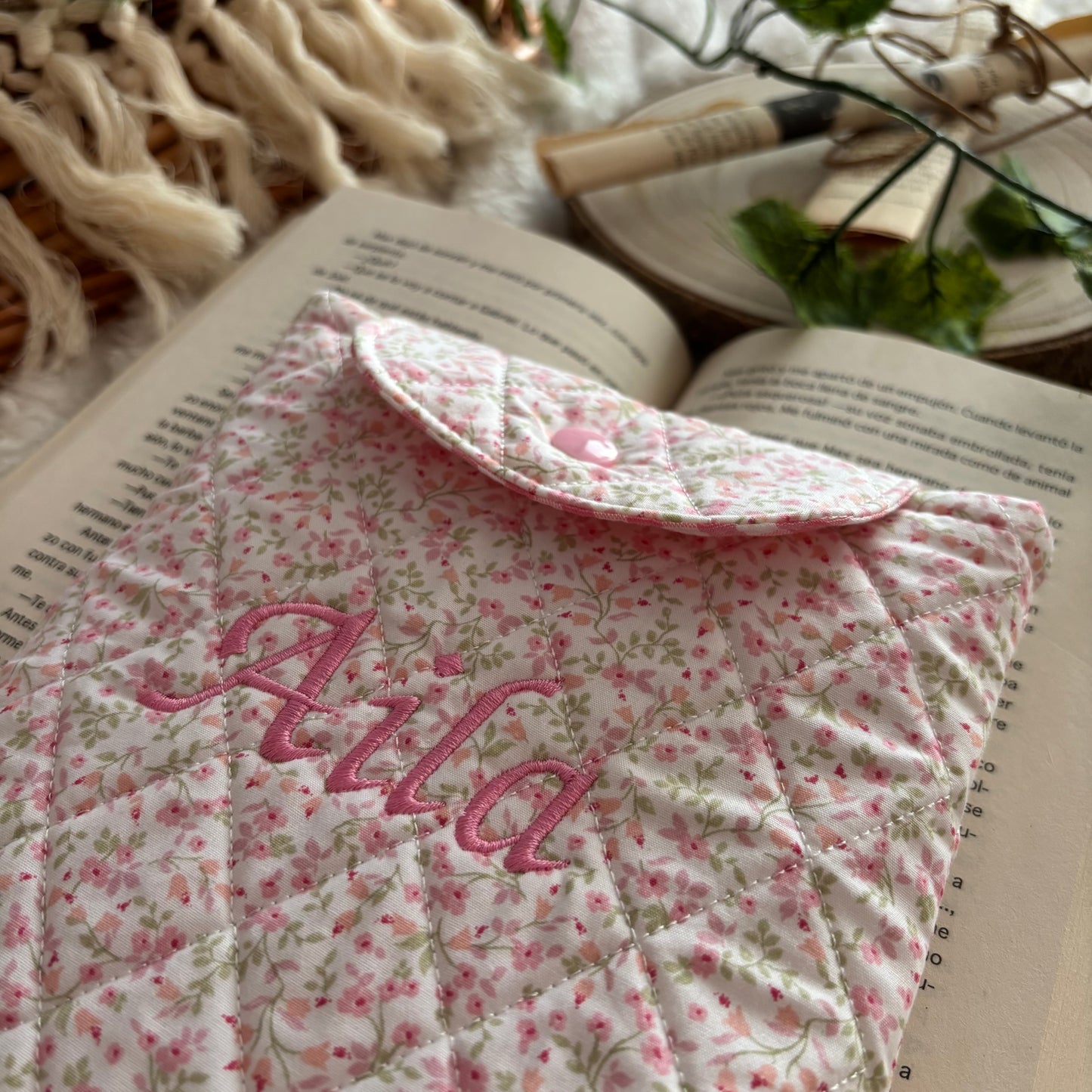 Funda kindle/kobo libra colour Versia acolchada y bordada con nombre