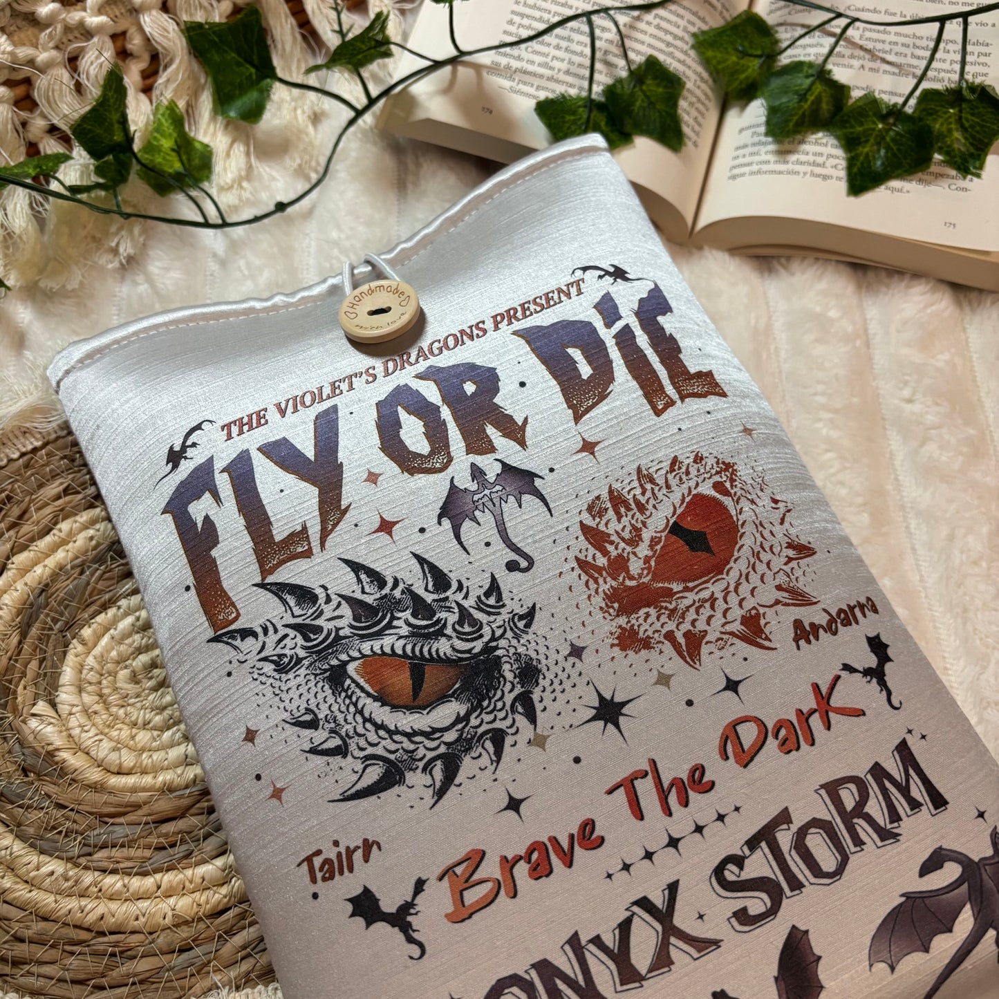Funda literaria Fly or die