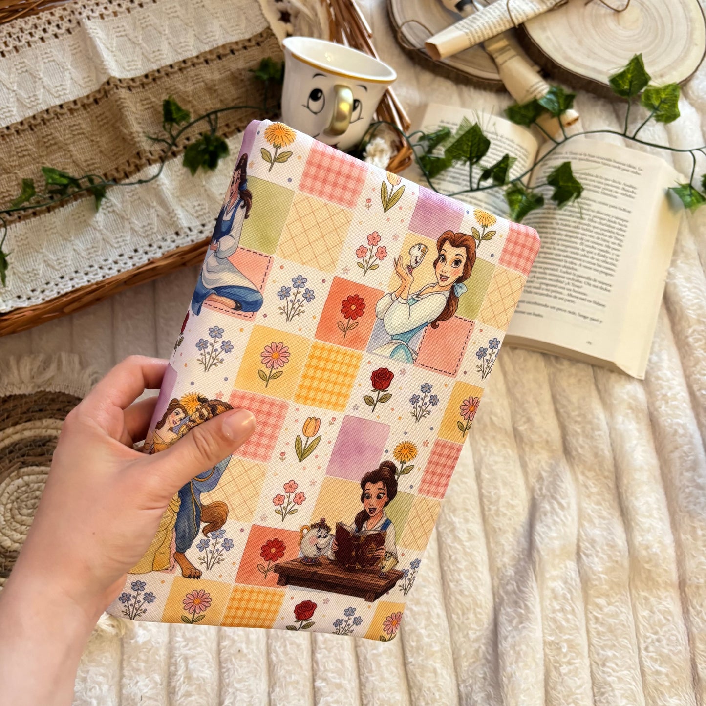 Funda ajustable Bella y Bestia Bloom impermeable