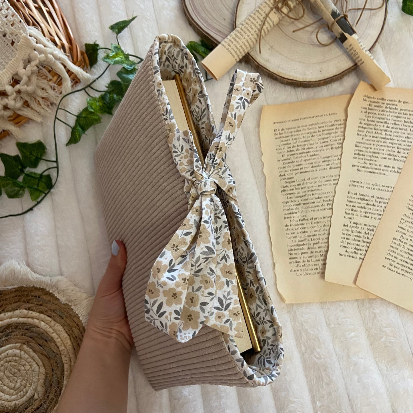 Funda literaria Versalles de pana