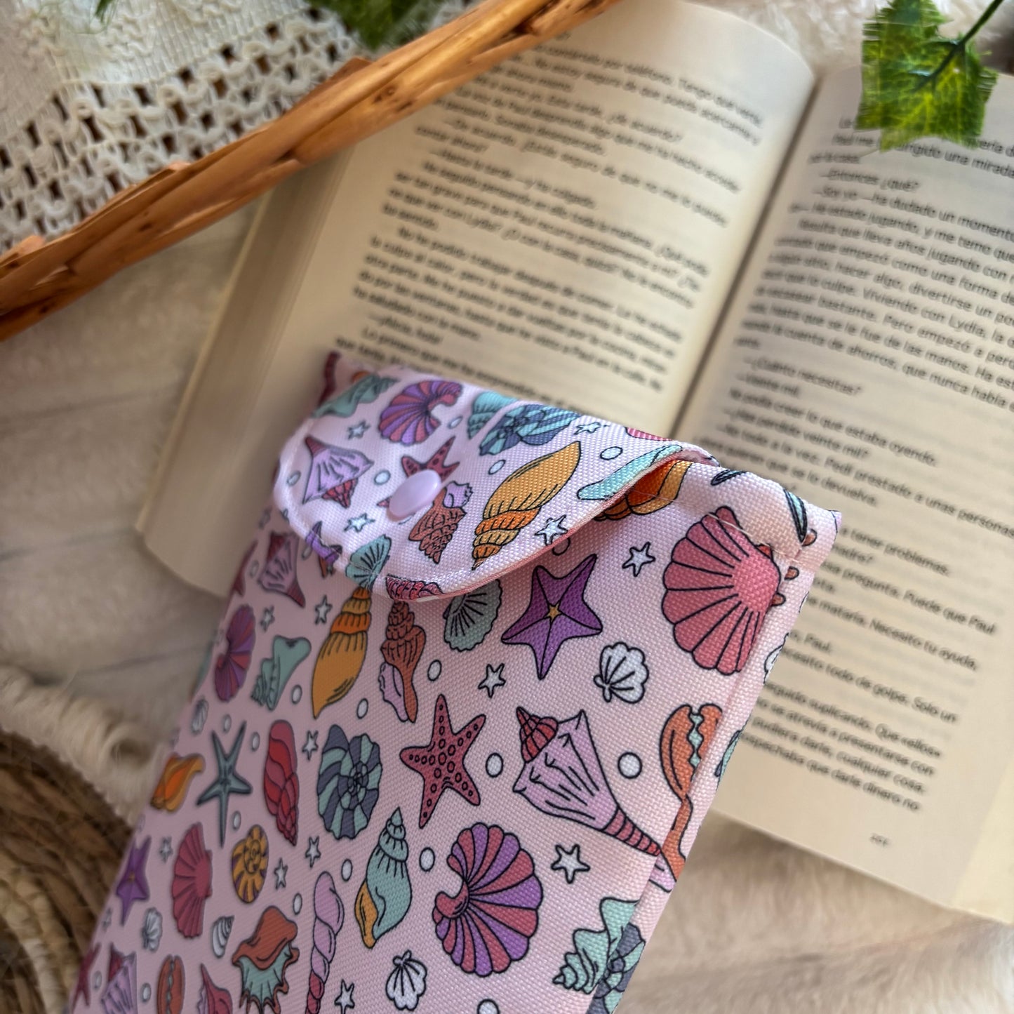 Funda kindle/kobo libra colour conchitas impermeable