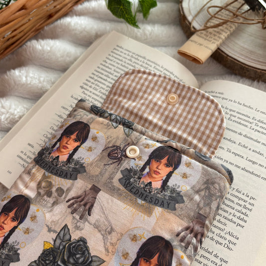 Funda para ebook Miércoles