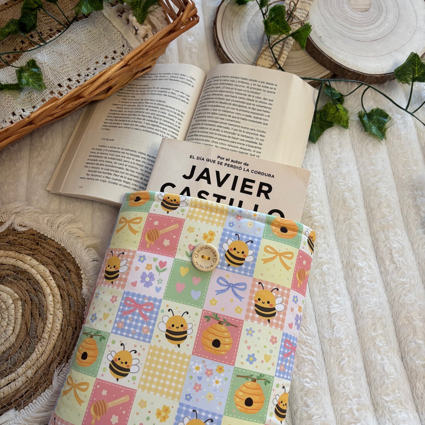 Funda literaria abejitas