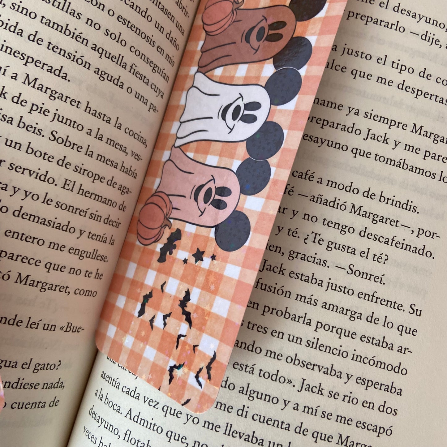 Marcapáginas Mickey en halloween holográfico