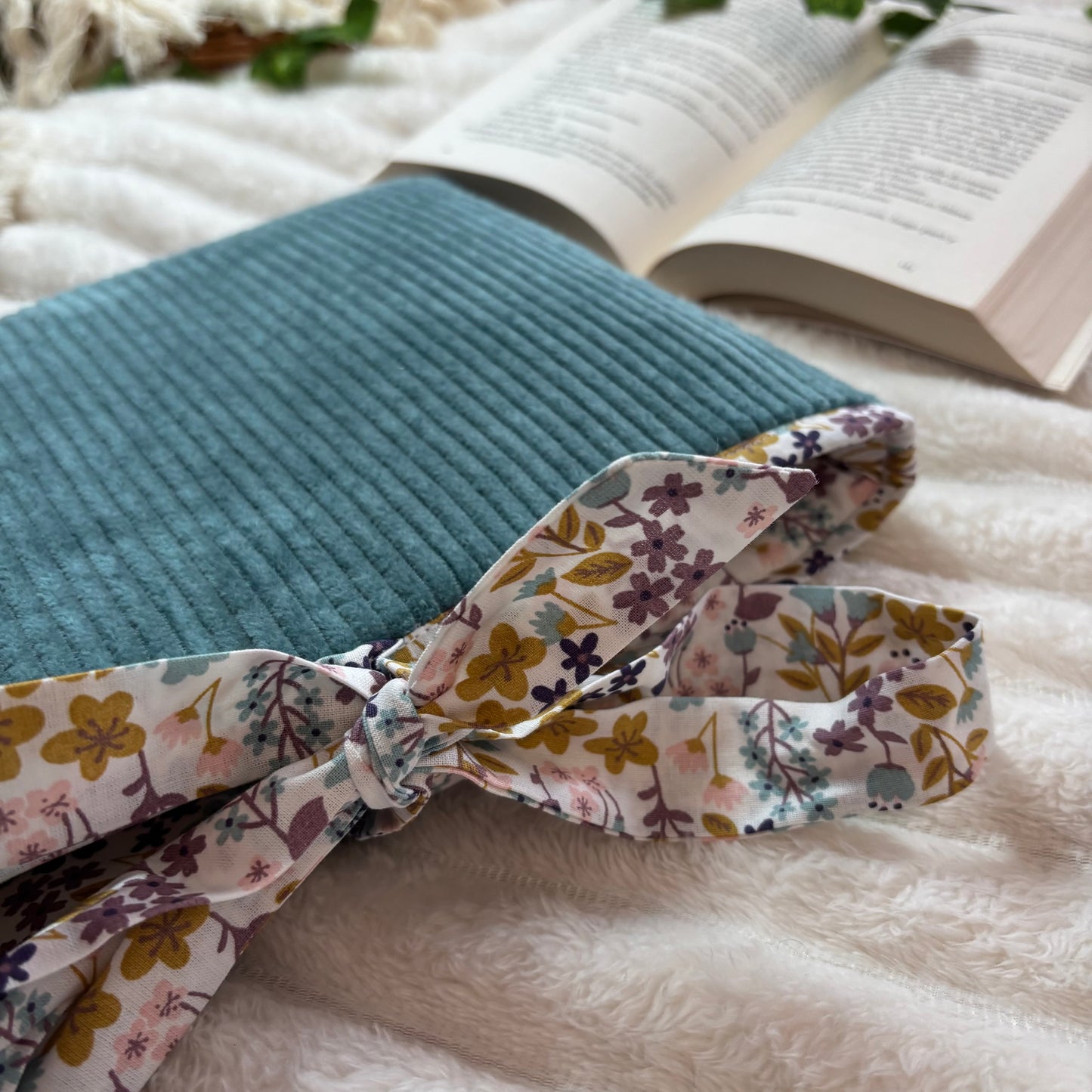 Funda literaria Roma de pana