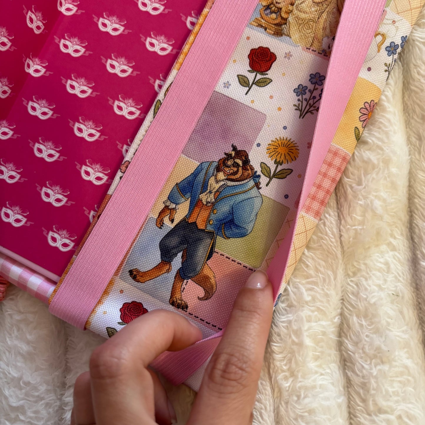 Funda ajustable Bella y Bestia Bloom impermeable
