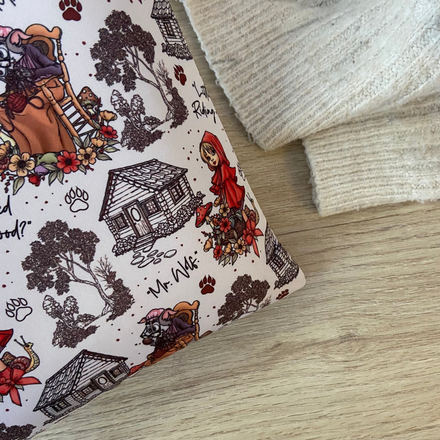 Funda literaria Caperucita roja