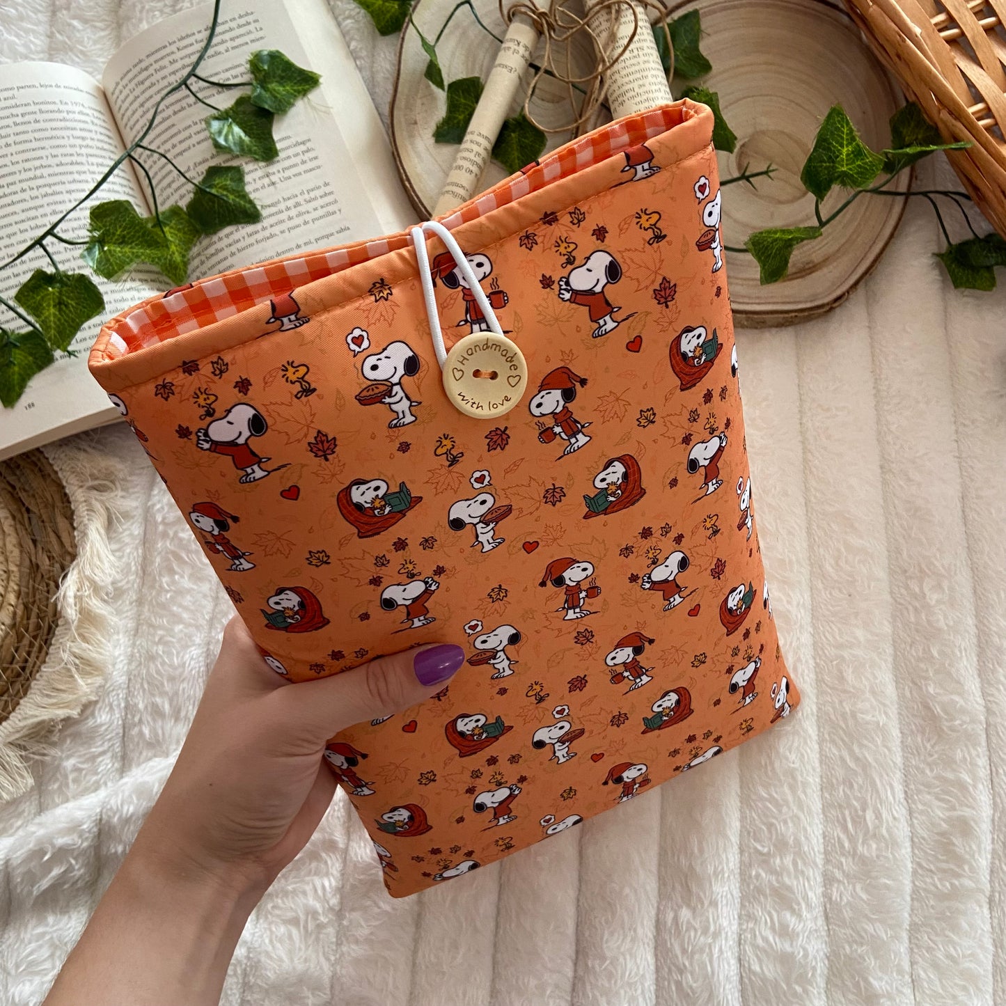 Funda literaria Snoopy en otoño