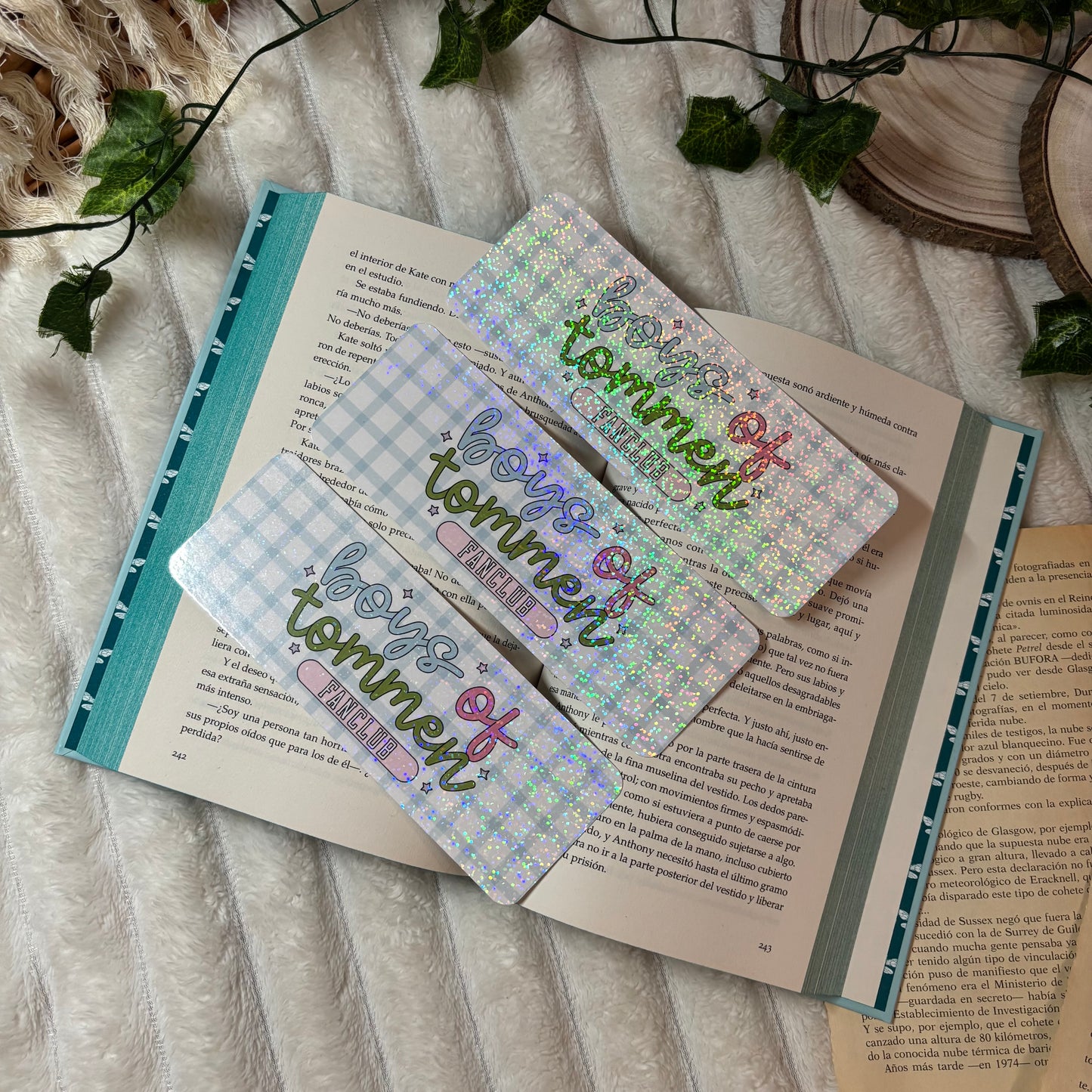 Marcapáginas Boys of Tommen bookclub holográfico