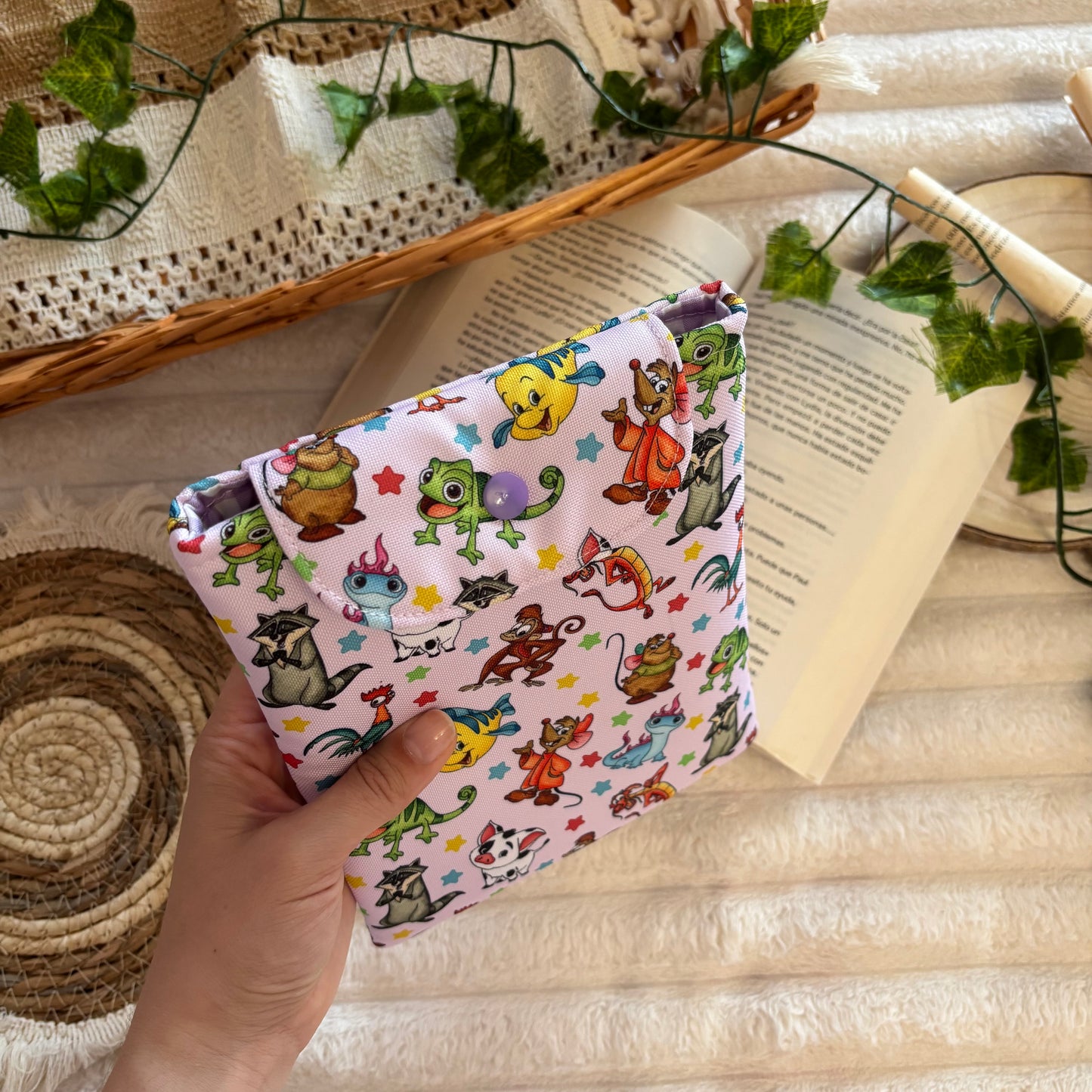 Funda kindle/kobo libra colour mascotas Disney impermeable