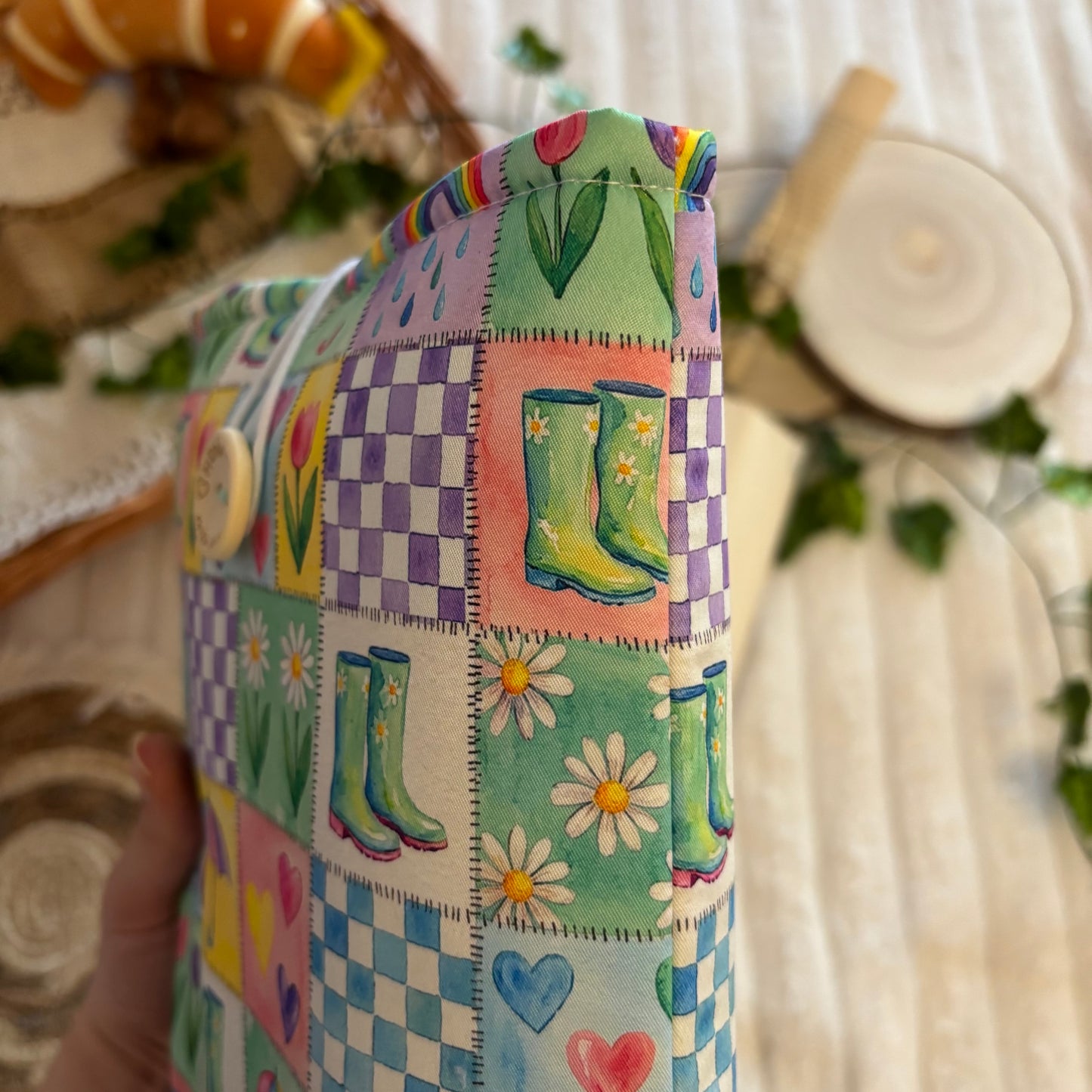 Funda literaria corazones de Abril