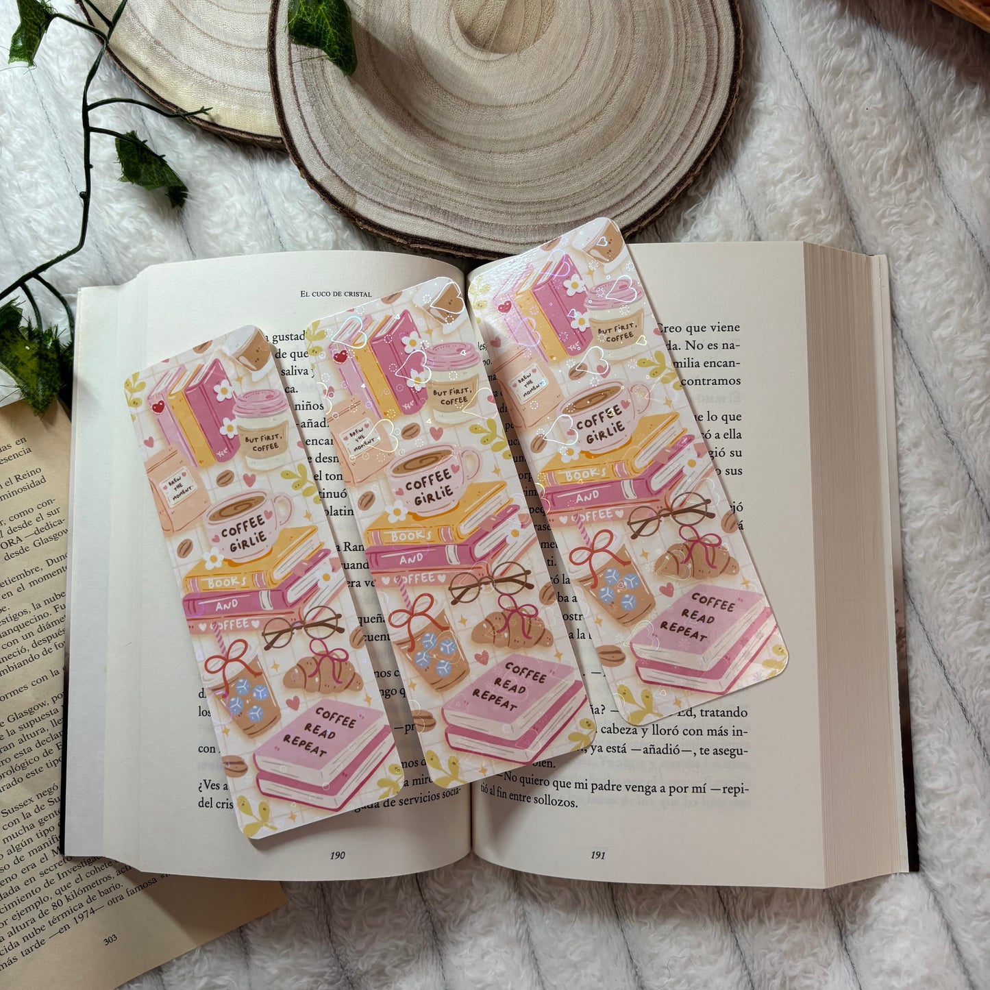 Marcapáginas coffee girlie holográfico